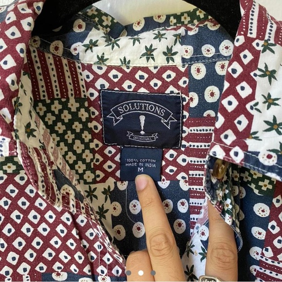 Vintage quilt pattern collared shirt - Picture 2 of 3